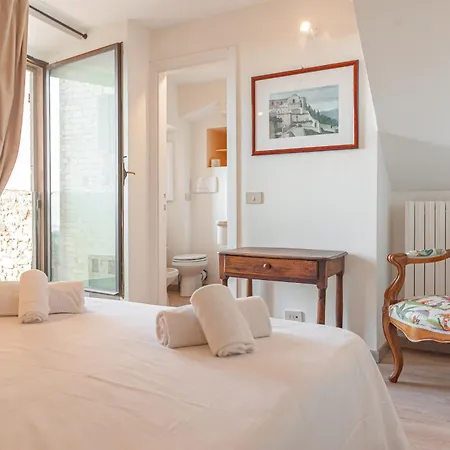 Center - Skyline Apartmán *